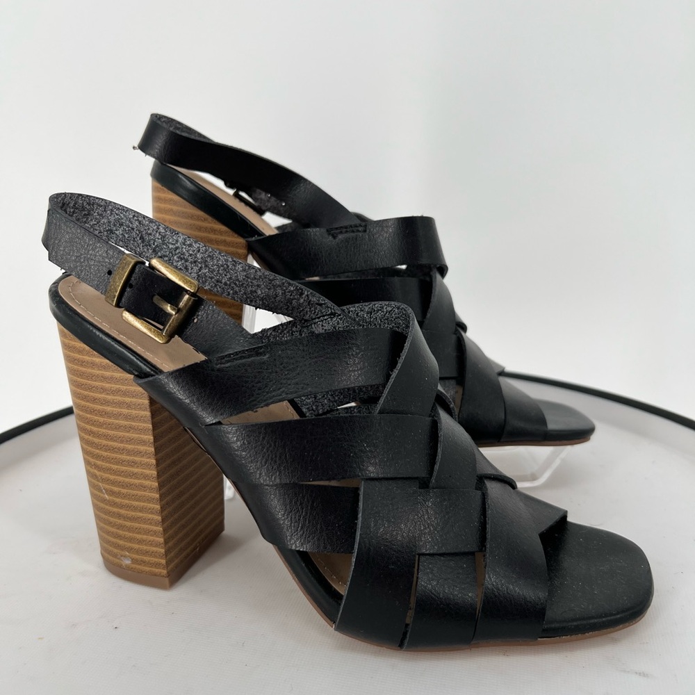 JUST FAB STELLA HEELS‎ IN WOVEN VEGAN LEATHER AND BLOCK HEEL.